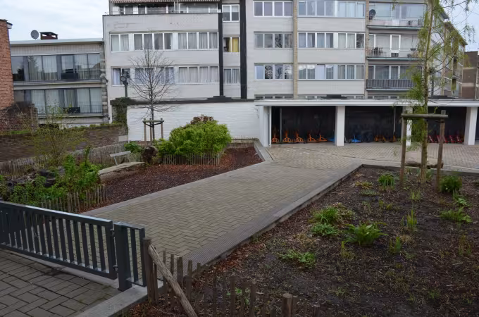 jardin-cour de l'école Jacques Brel
